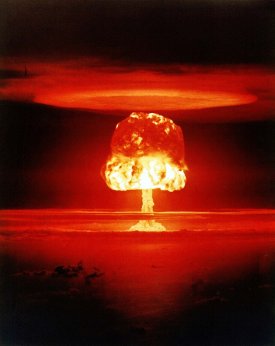 Nuclear explosion (Gerd Altmann)_1.jpg